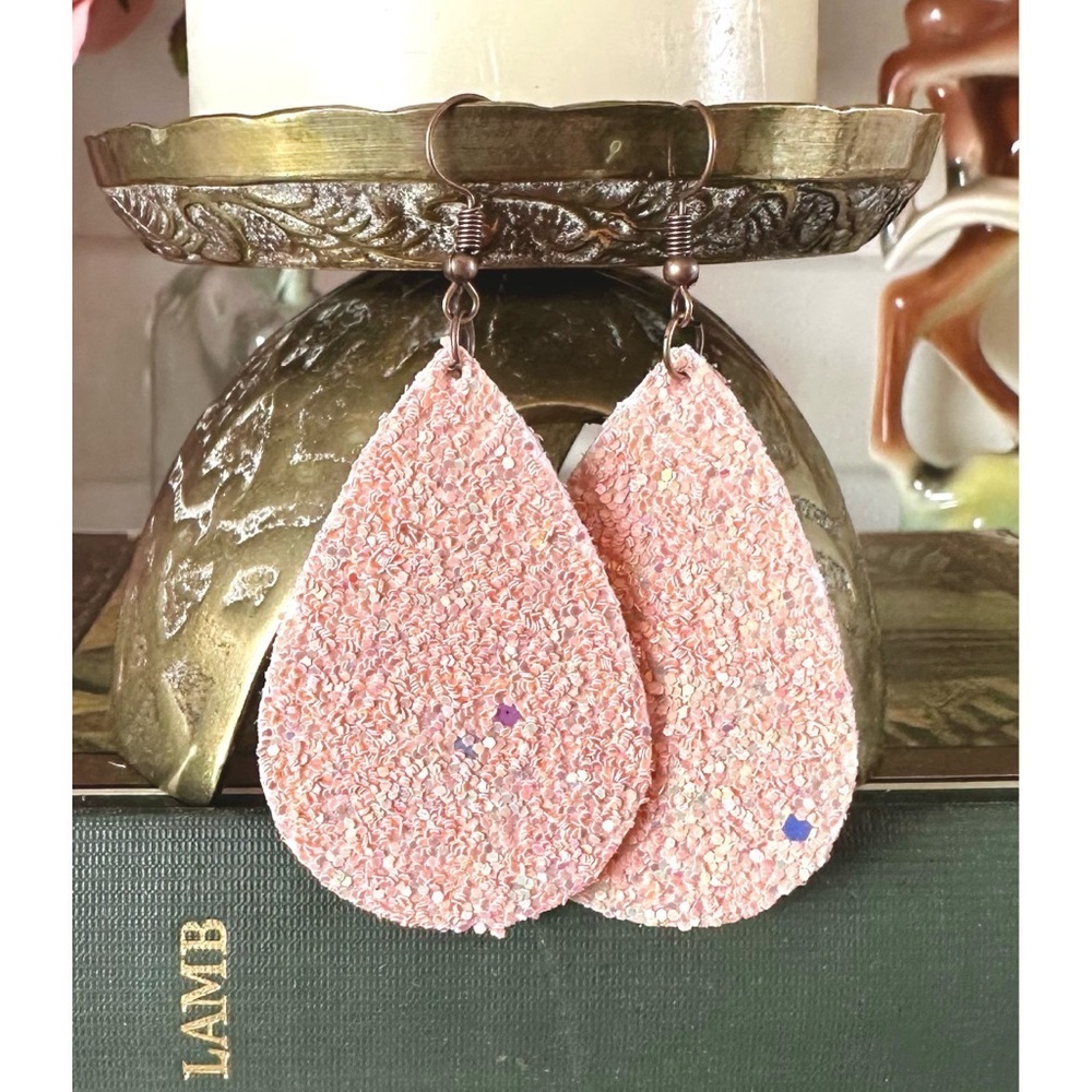 Glitter teardrop, light pink boutique earrings